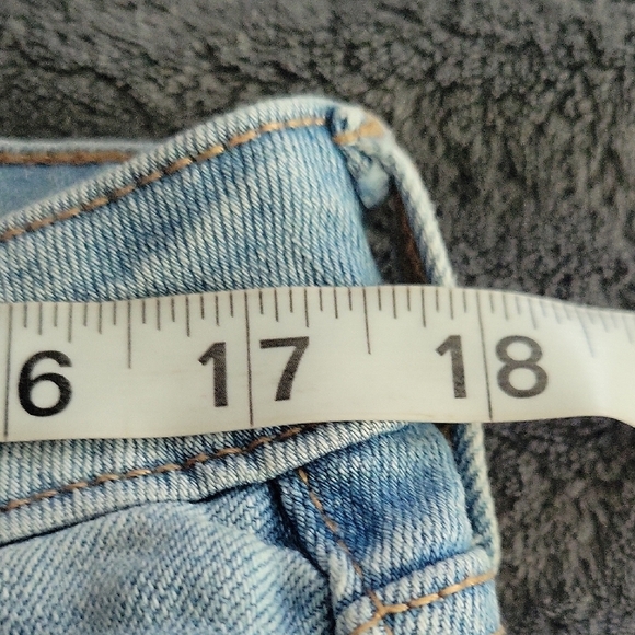 Old Navy Women's High Rise Wow Straight Jeans - Picture 10 of 12